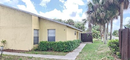 Building Photo - 210 Sparrow Dr