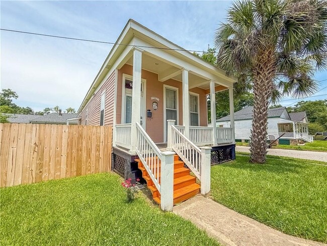 Building Photo - 1000 Selma St