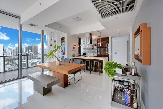 Foto del edificio - 1100 Biscayne Blvd