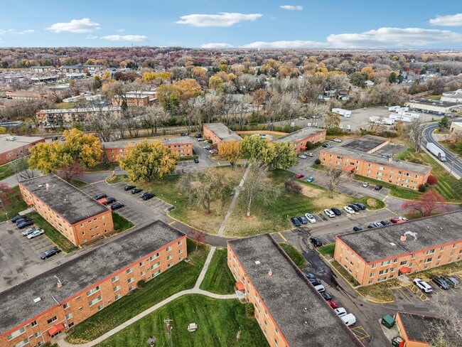 Building Photo - Diamond Eight Terrace
