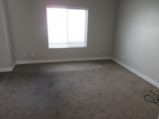 Foto del edificio - **Move-In Discount**3 bed -2.5 bath - Newer townhome in the heart of Cedar City!