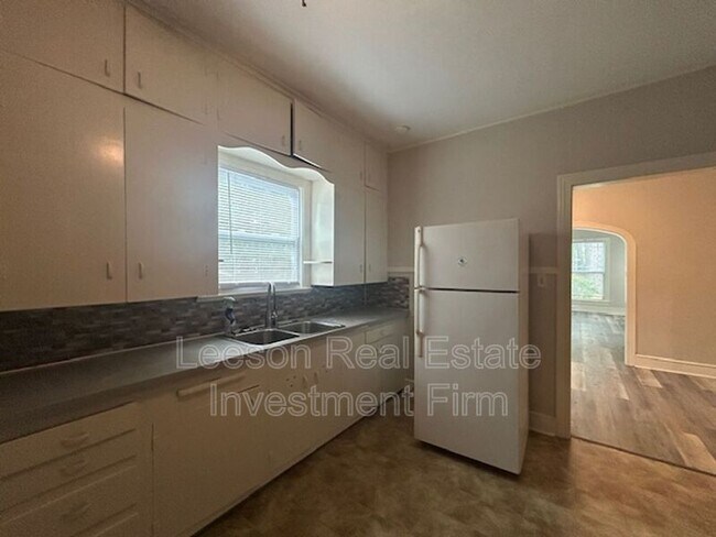 Foto del edificio - 3802 Baltimore Ave