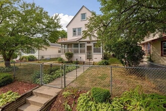 Building Photo - 2112 5th Ave N