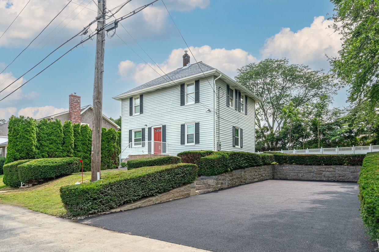 Primary Photo - 16 Madden Ave