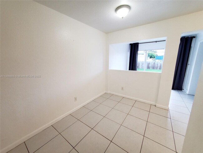 Building Photo - 4715 SW 43rd Terrace