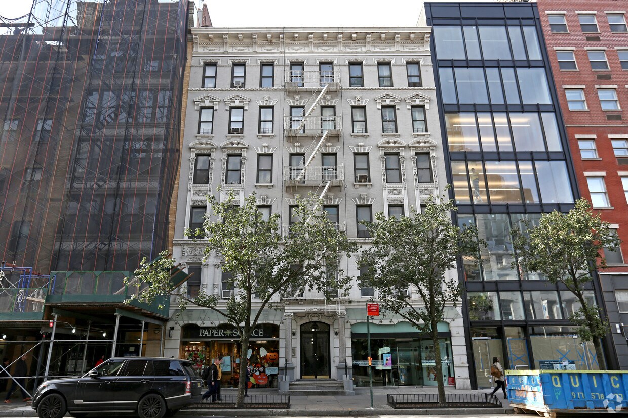Foto del edificio - 344-346 W 14th St
