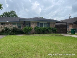 Building Photo - 11206 Waxwing St