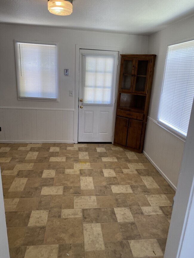 Foto del edificio - 2120 Meadowbrook Ave