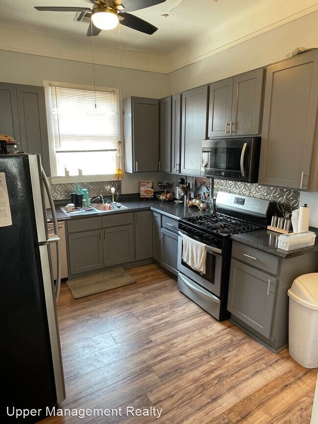 Foto del edificio - 3 br, 2 bath  - 7716 Maple 7718 Maple St