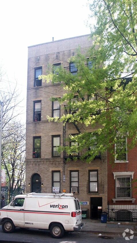 Primary Photo - 334 Dean St