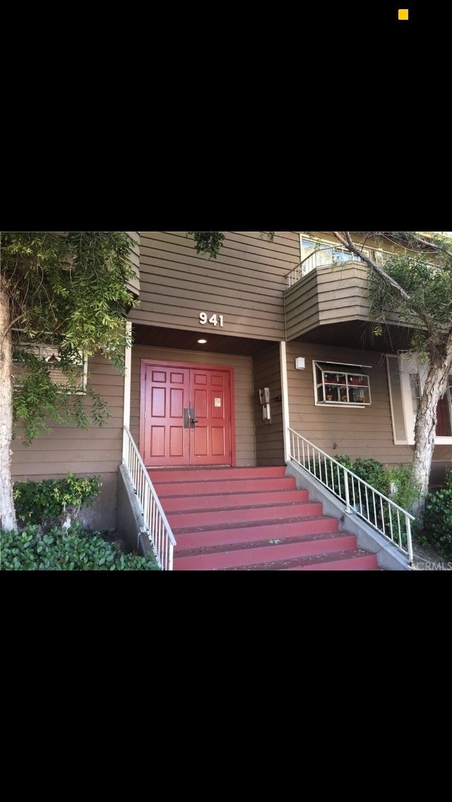 Building Photo - 941 Elm Ave