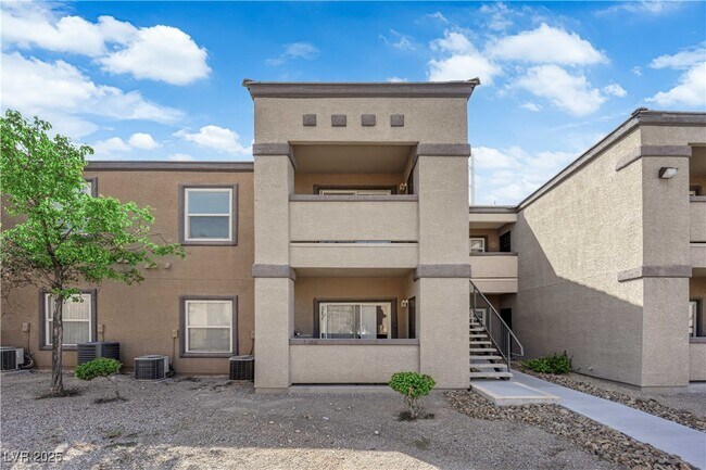 Foto del edificio - 6650 W Warm Springs Rd