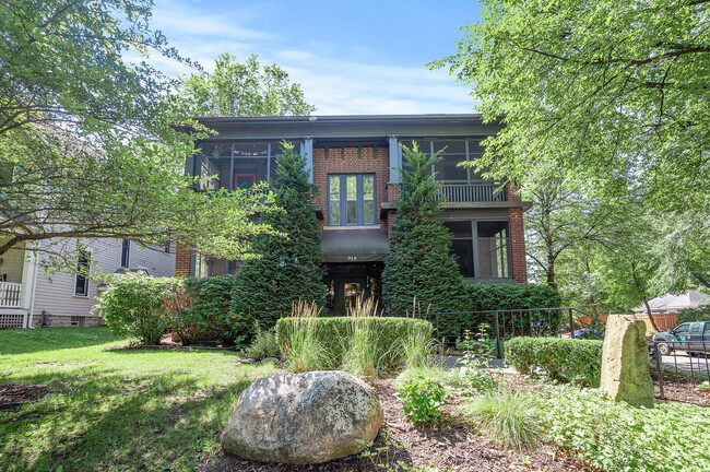 Building Photo - 918 Goodrich Ave