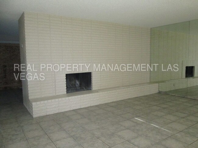 Building Photo - 279 Pecos Way