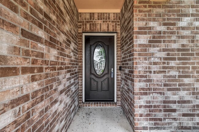Building Photo - 15711 Huddleston Dr