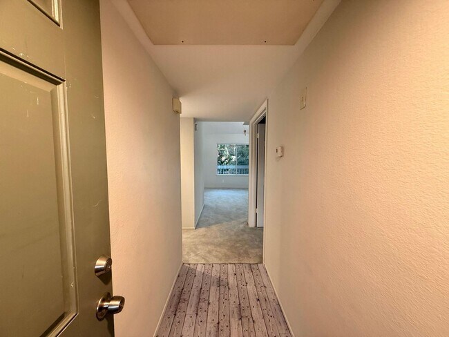 Building Photo - Updated 2 Bedroom, 2 Bath Condo in Gated Summershore Community – San Jose!