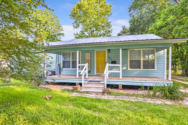 Building Photo - 107 Elm