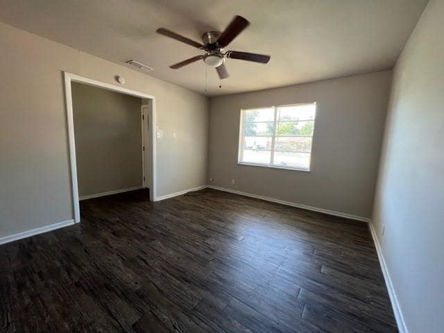 Building Photo - 2333 Marsalis Dr