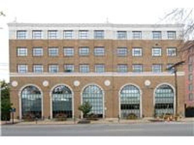 Foto del edificio - 4901 Washington Boulevard 4B