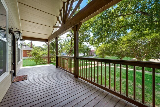 Foto del edificio - AVAILABLE NOW 4 BEDROOM 2.5 BATH HOME IN A...
