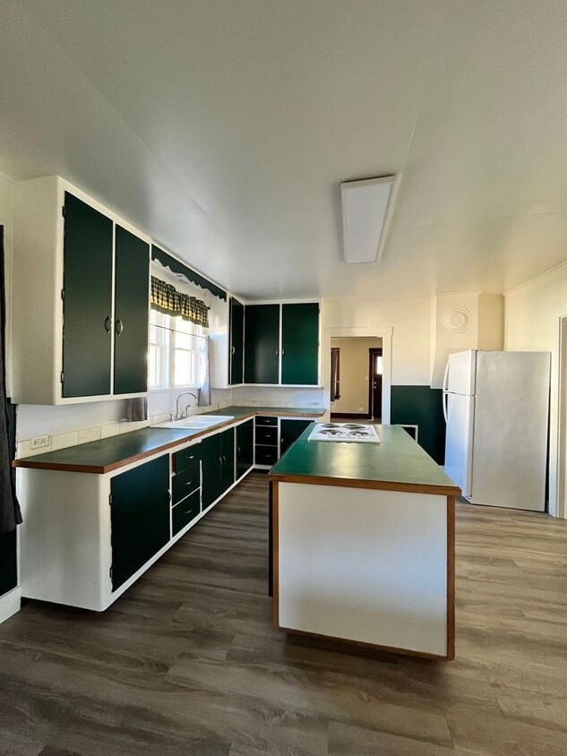 Primary Photo - 2 bedroom, 1 bath house located in Mullan,...