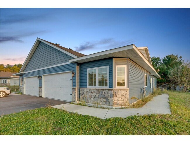 Building Photo - 208 Jennifer Rae Jct S
