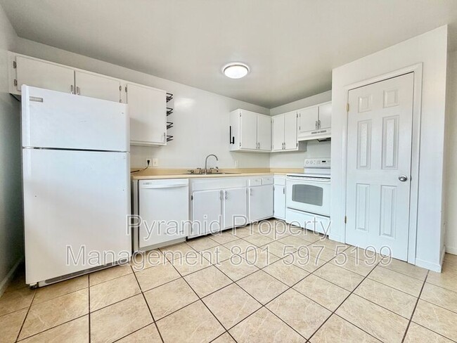 Photo - 7685 S 2550 W House