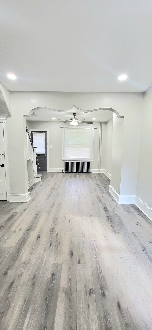 Foto del edificio - 3036 N Stillman St