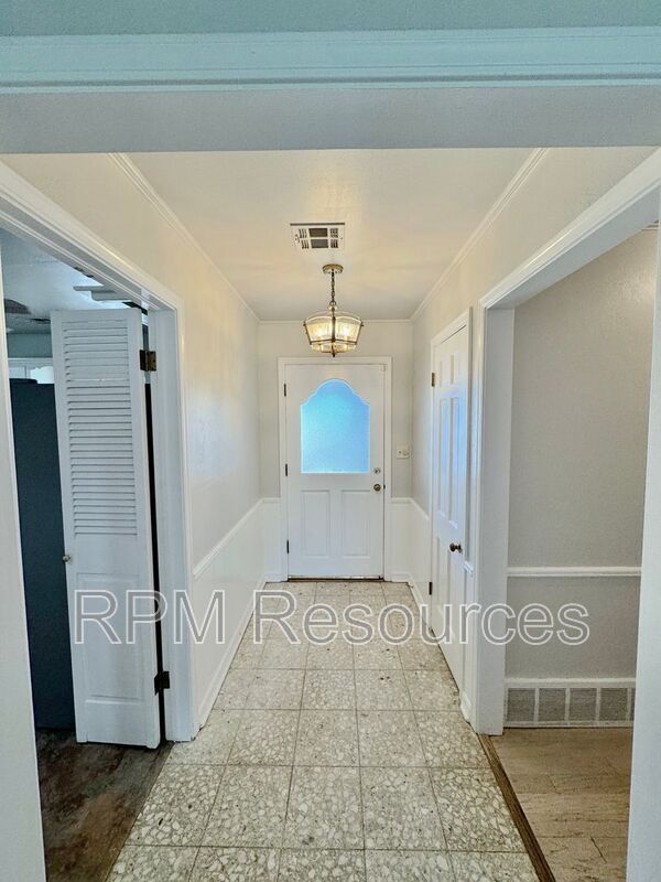 Building Photo - 4120 NW 44th St
