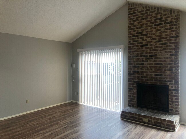 Building Photo - Edens Properties 4 (7002 Ivory Key Ct)