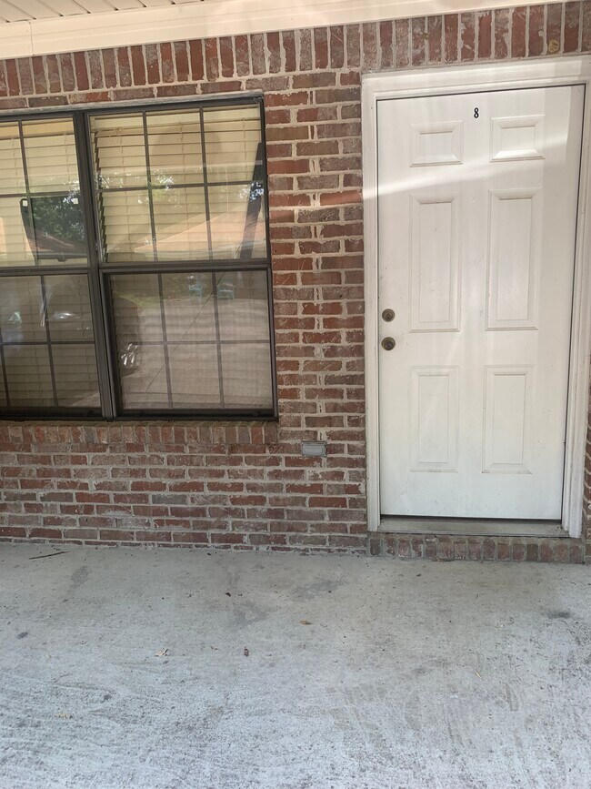 Foto del edificio - 216 E Church St