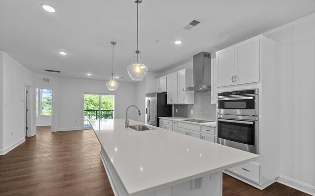 Building Photo - 113 N Franklin St