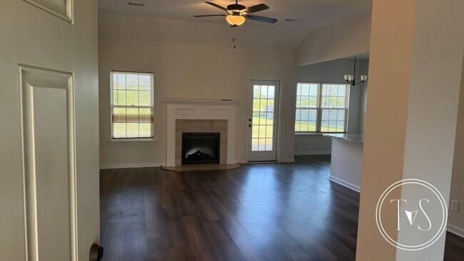 Foto del edificio - Spacious 4-Bedroom Ranch Home in The Village at Sassafras!
