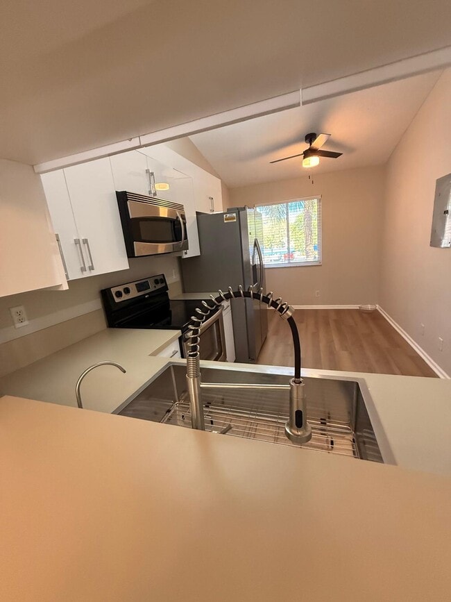 Kitchen - 330 NW 67th St