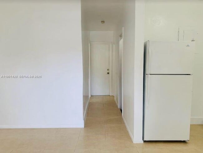 Foto del edificio - 691 NE 86th St