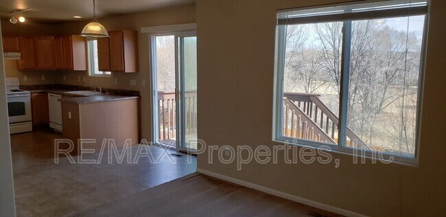 Building Photo - 213 Audubon Dr