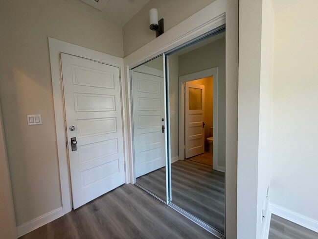 Building Photo - 569-571-571 Minna St