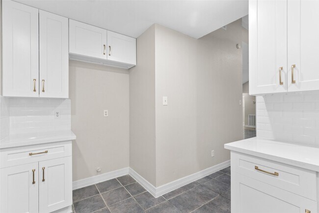 Foto del edificio - 8314 Poplar Ridge Ln