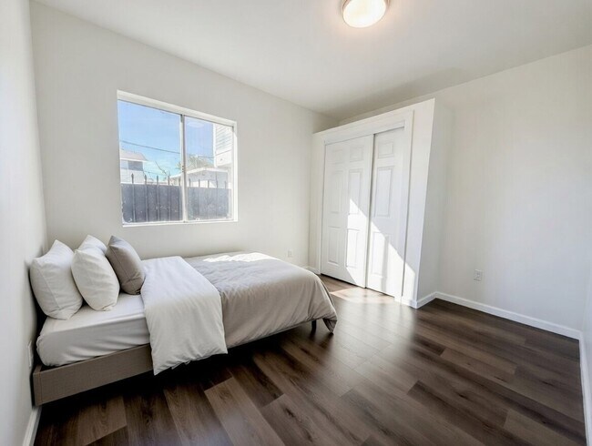 Foto del edificio - 1109 Exposition Blvd