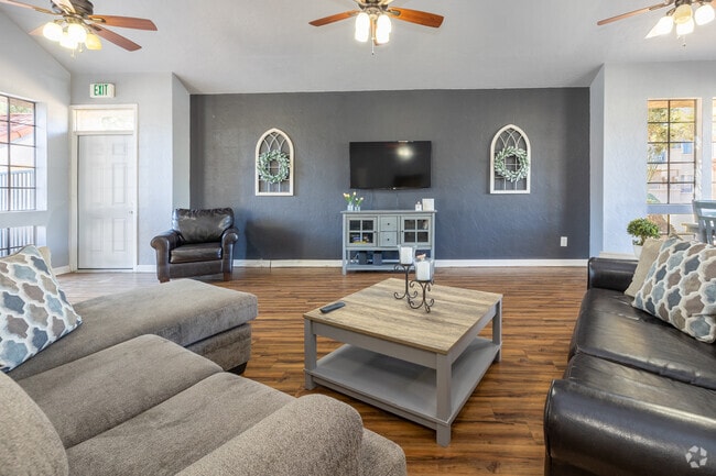 Clubhouse - Mountain Vista