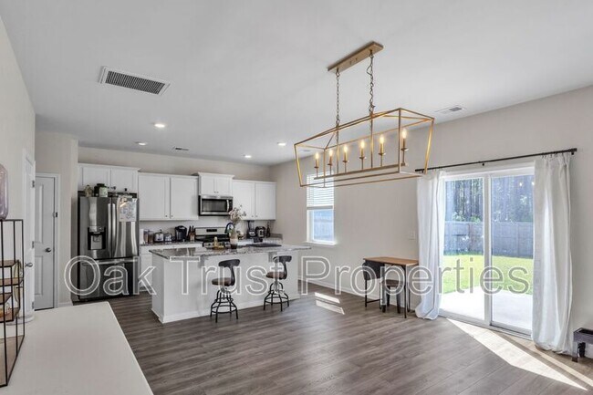 Foto del edificio - 341 Bering Ln