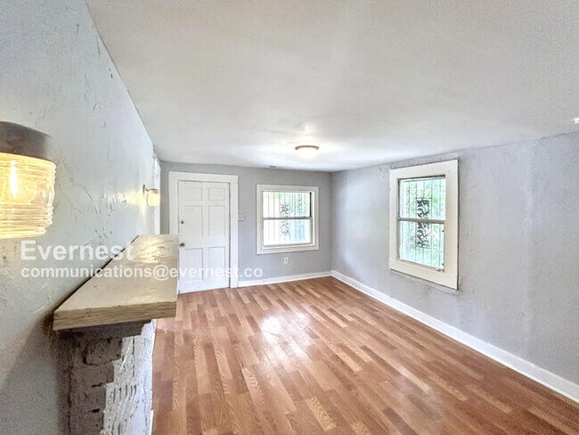 Foto del edificio - 2028 Powderly Ave SW