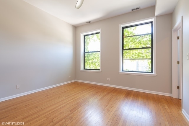 Building Photo - 320 W Evergreen Ave