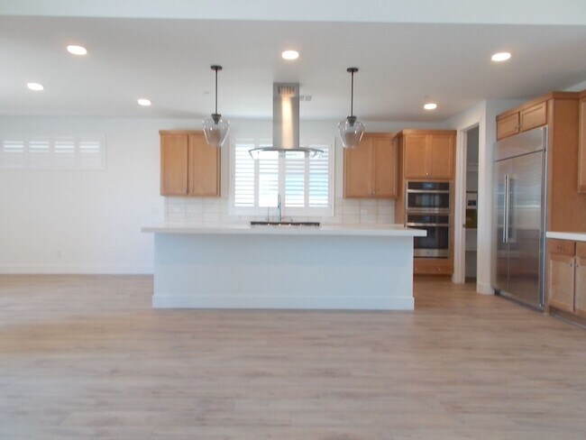 Foto del edificio - Luxury Brand-New Home with Designer Finishes, Courtyard & Bonus Game Room