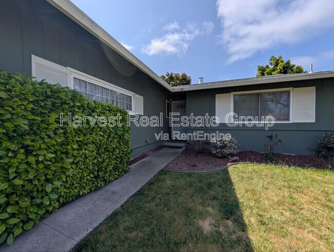 Foto del edificio - 25930 Madeline Ln