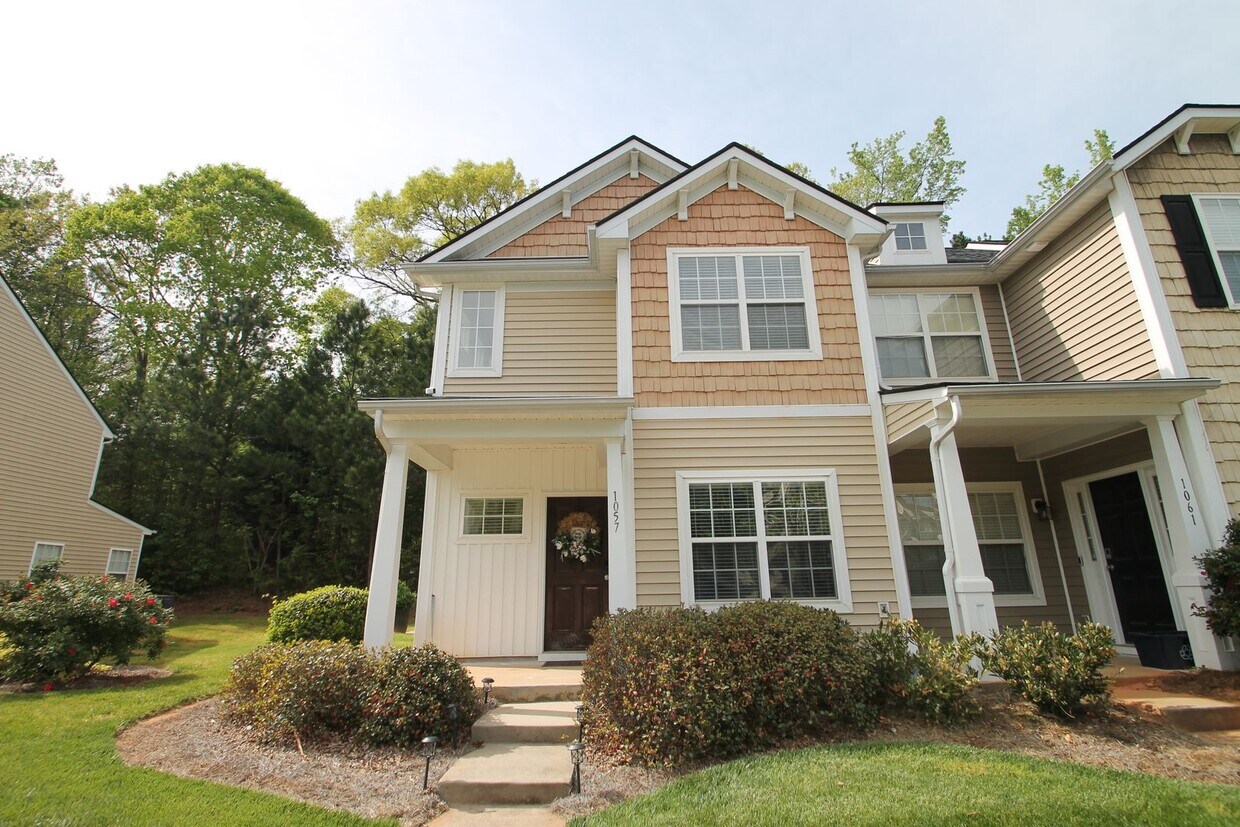 Primary Photo - Exclusively Offered by Muse Realty, LLC