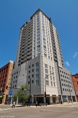 Building Photo - 330 W Grand Ave Building Photo - 330 W Grand Ave