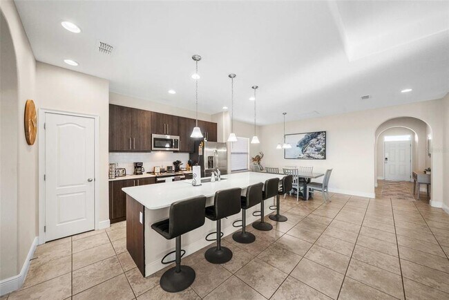 Foto del edificio - 199 Macaulay's Cv