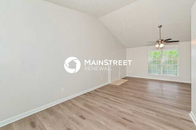 Foto del edificio - 3 Bedroom Pet-Friendly Home in KNOXVILLE, TN with Main Street Renewal