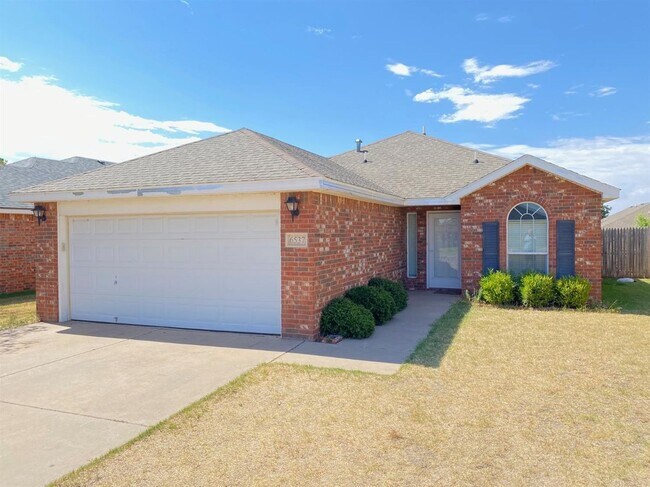 Foto del edificio - Beautiful 3/2/2 Home Available July!!